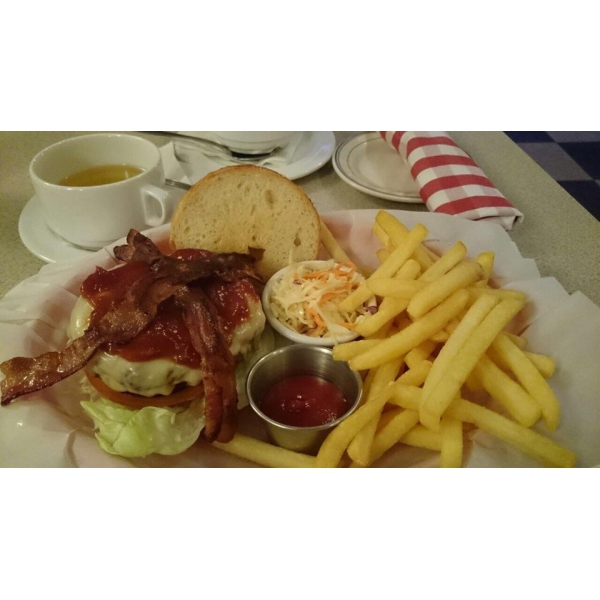 Ресторанный сервис бронирования столиков menu-rest.com - Интерьер ресторана "Frendys Diner"