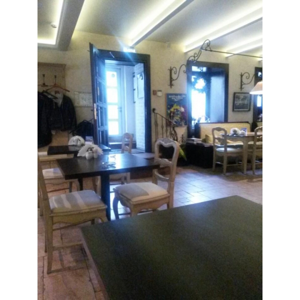 Ресторанный сервис бронирования столиков menu-rest.com - Интерьер ресторана "Югос"