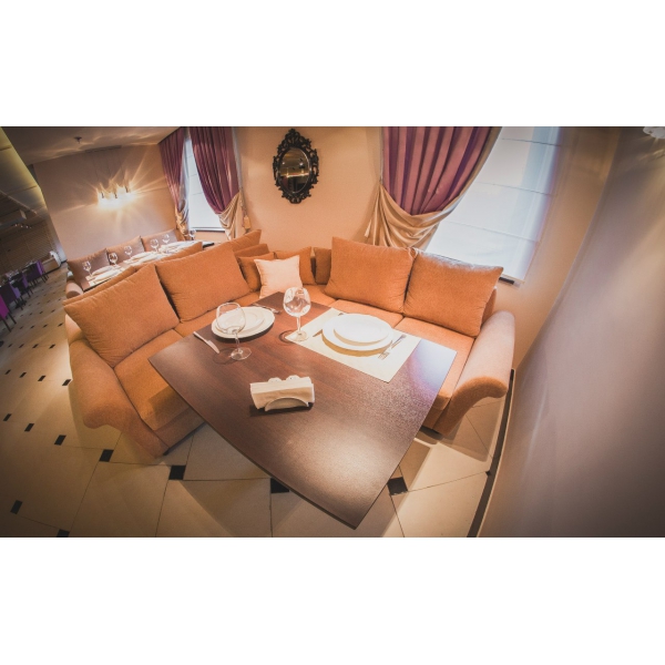 Ресторанный сервис бронирования столиков menu-rest.com - Интерьер ресторана "Арт кафе Рояль"