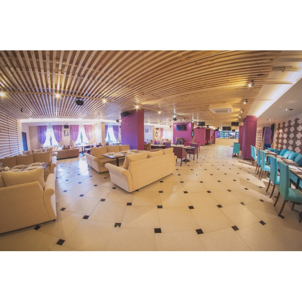 Ресторанный сервис бронирования столиков menu-rest.com - Интерьер ресторана "Арт кафе Рояль"