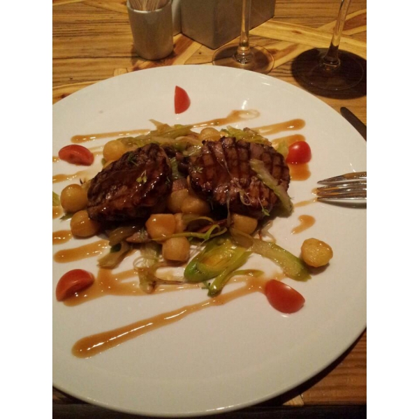 Ресторанный сервис бронирования столиков menu-rest.com - Интерьер ресторана "Апрель"