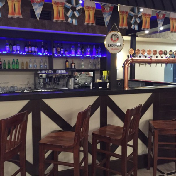 Ресторанный сервис бронирования столиков menu-rest.com - Интерьер ресторана "Штаб квартира фрау Мюллер"