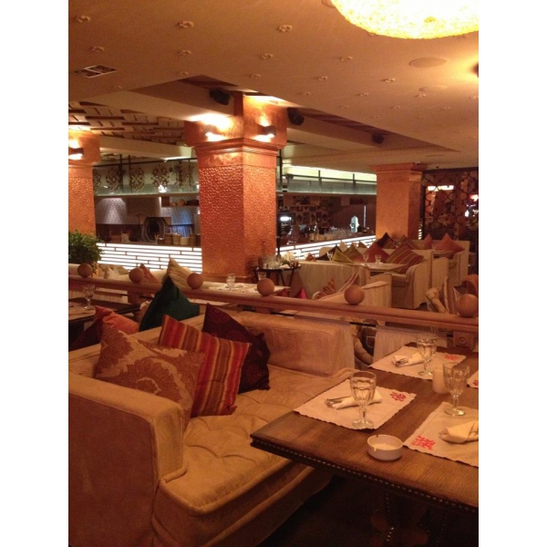 Ресторанный сервис бронирования столиков menu-rest.com - Интерьер ресторана "Коллекция food & chillout"