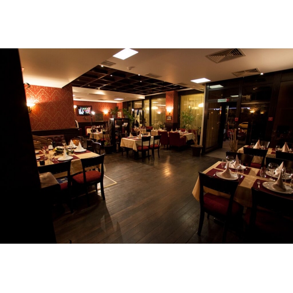 Ресторанный сервис бронирования столиков menu-rest.com - Интерьер ресторана "Югос"