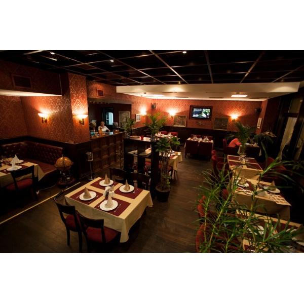 Ресторанный сервис бронирования столиков menu-rest.com - Интерьер ресторана "Югос"