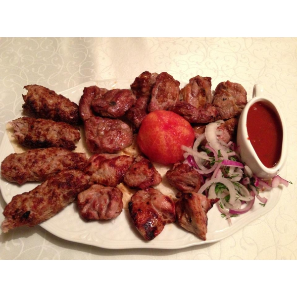 Ресторанный сервис бронирования столиков menu-rest.com - Интерьер ресторана "Баку Сити"