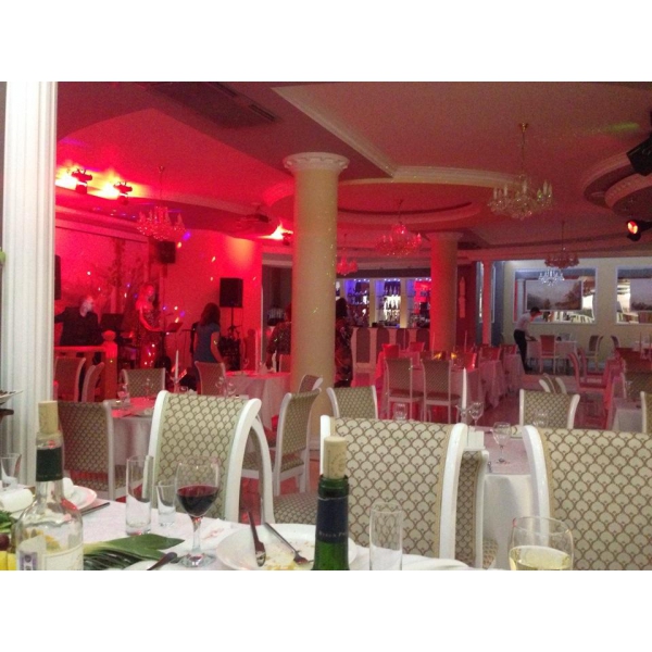 Ресторанный сервис бронирования столиков menu-rest.com - Интерьер ресторана "Бургон Йоши"