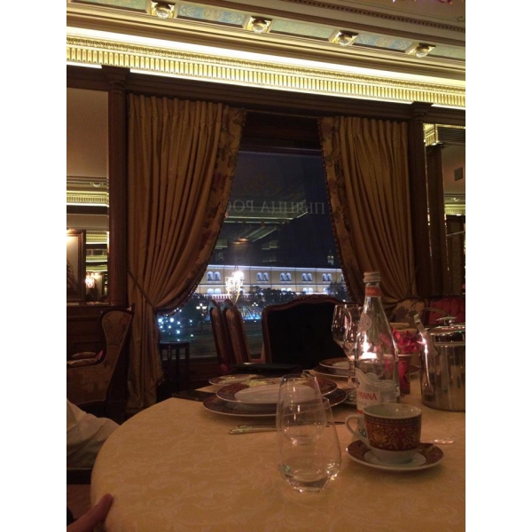 Ресторанный сервис бронирования столиков menu-rest.com - Интерьер ресторана "Пьяцца Росса"