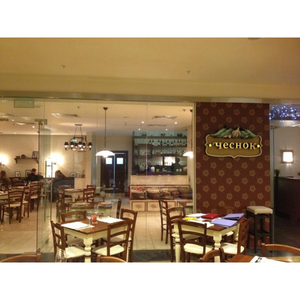 Ресторанный сервис бронирования столиков menu-rest.com - Интерьер ресторана "Чеснок-Варенье"