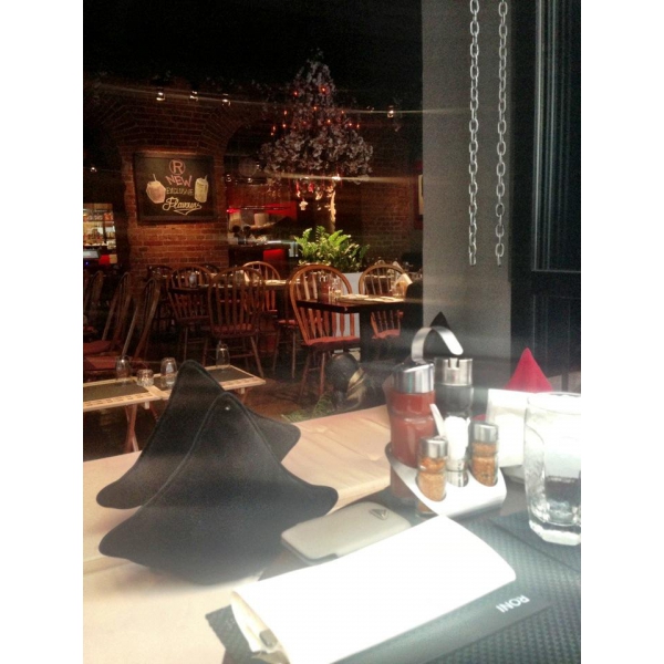 Ресторанный сервис бронирования столиков menu-rest.com - Интерьер ресторана "Roni"