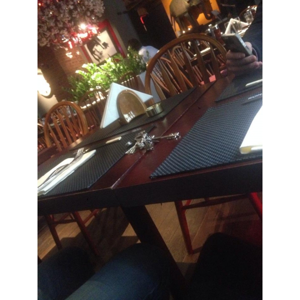 Ресторанный сервис бронирования столиков menu-rest.com - Интерьер ресторана "Roni"