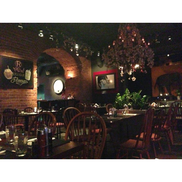 Ресторанный сервис бронирования столиков menu-rest.com - Интерьер ресторана "Roni"