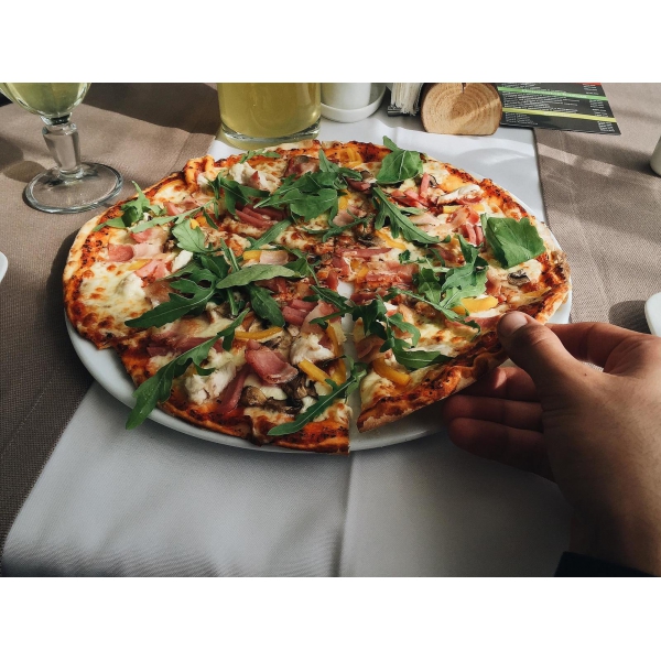 Ресторанный сервис бронирования столиков menu-rest.com - Интерьер ресторана "Forest grill and roll bar"