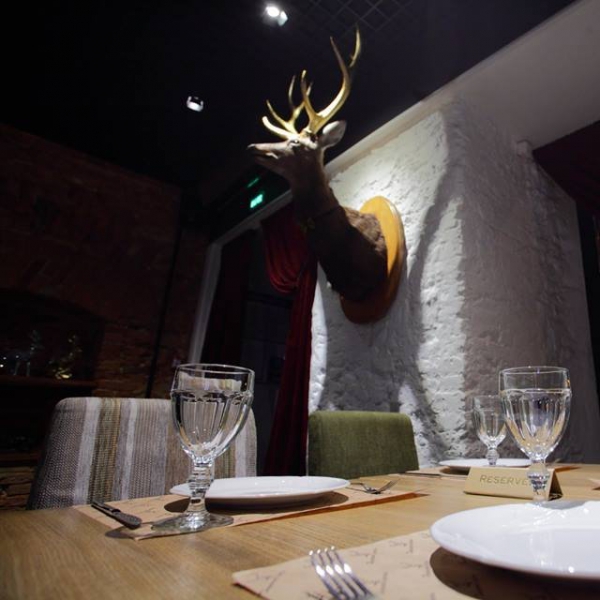 Ресторанный сервис бронирования столиков menu-rest.com - Интерьер ресторана "Золотой Олень"