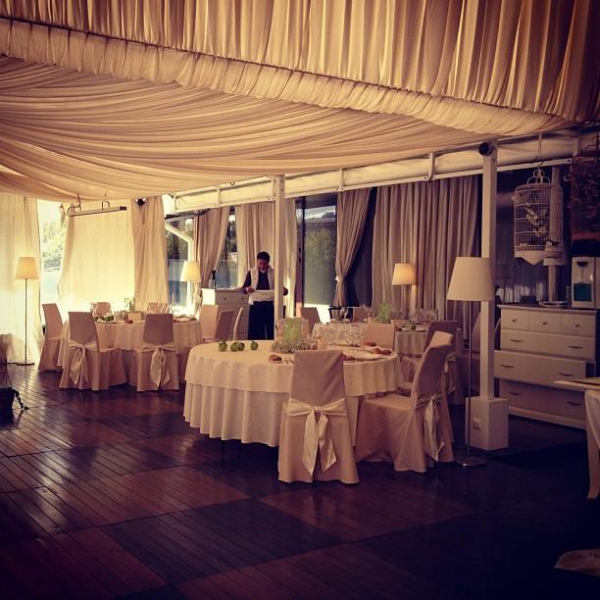 Ресторанный сервис бронирования столиков menu-rest.com - Интерьер ресторана "Гуси Лебеди"