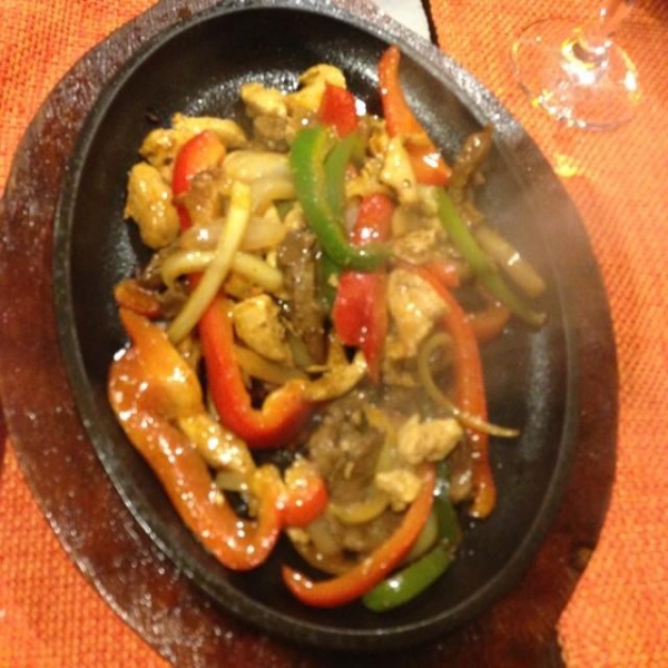 Ресторанный сервис бронирования столиков menu-rest.com - Интерьер ресторана "Cantina Mariachi"