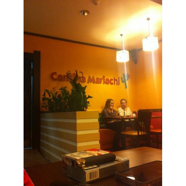 Ресторанный сервис бронирования столиков menu-rest.com - Интерьер ресторана "Cantina Mariachi"