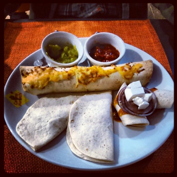 Ресторанный сервис бронирования столиков menu-rest.com - Интерьер ресторана "Cantina Mariachi"