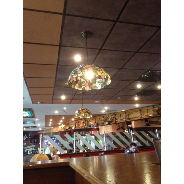 Ресторанный сервис бронирования столиков menu-rest.com - Интерьер ресторана "T.G.I. Friday`s"