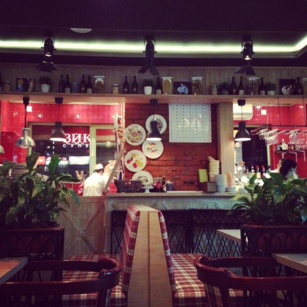 Ресторанный сервис бронирования столиков menu-rest.com - Интерьер ресторана "La Piola"