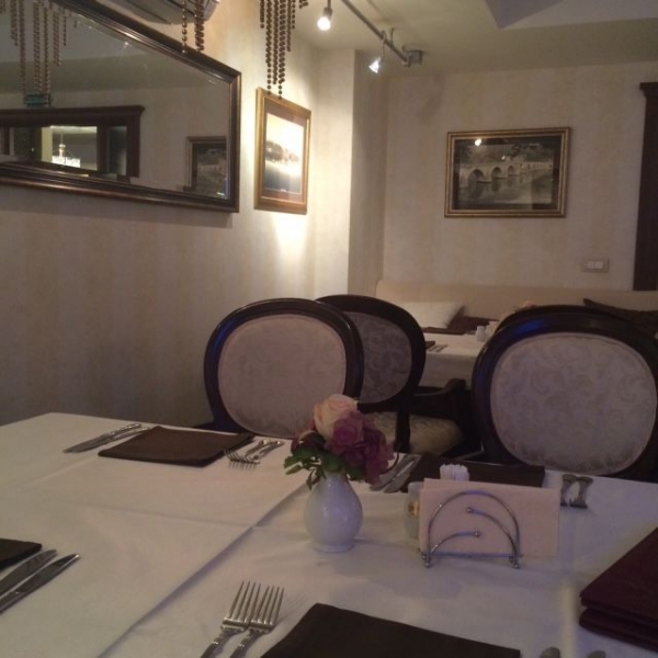 Ресторанный сервис бронирования столиков menu-rest.com - Интерьер ресторана "Югославия"