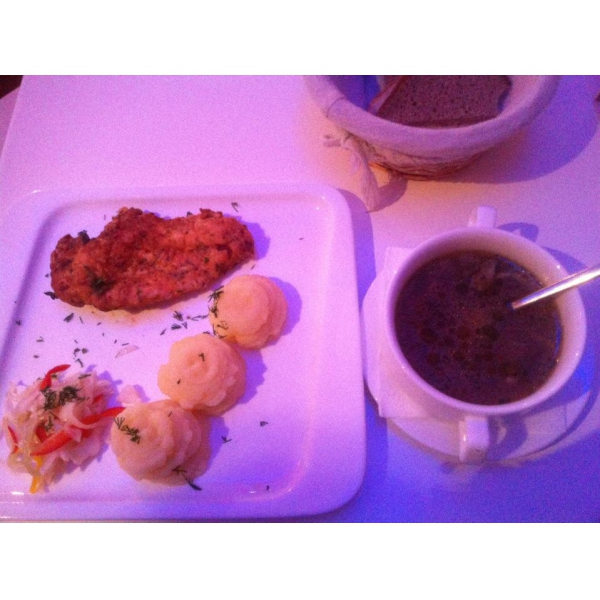 Ресторанный сервис бронирования столиков menu-rest.com - Интерьер ресторана "La Familia"