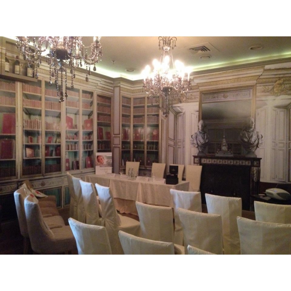 Ресторанный сервис бронирования столиков menu-rest.com - Интерьер ресторана "Гюго"