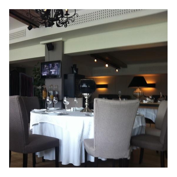 Ресторанный сервис бронирования столиков menu-rest.com - Интерьер ресторана "Жукоvка"