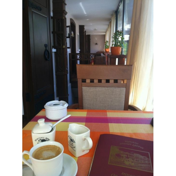 Ресторанный сервис бронирования столиков menu-rest.com - Интерьер ресторана "Лунный дворик"