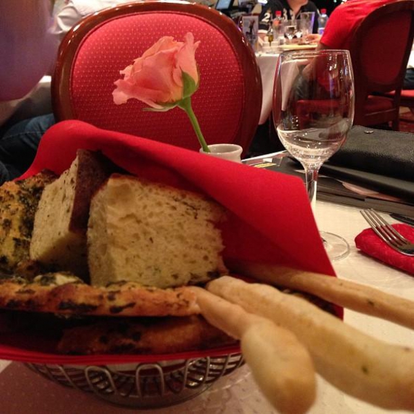 Ресторанный сервис бронирования столиков menu-rest.com - Интерьер ресторана "EVOO"