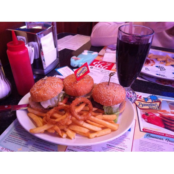 Ресторанный сервис бронирования столиков menu-rest.com - Интерьер ресторана "Beverly Hills Diner"