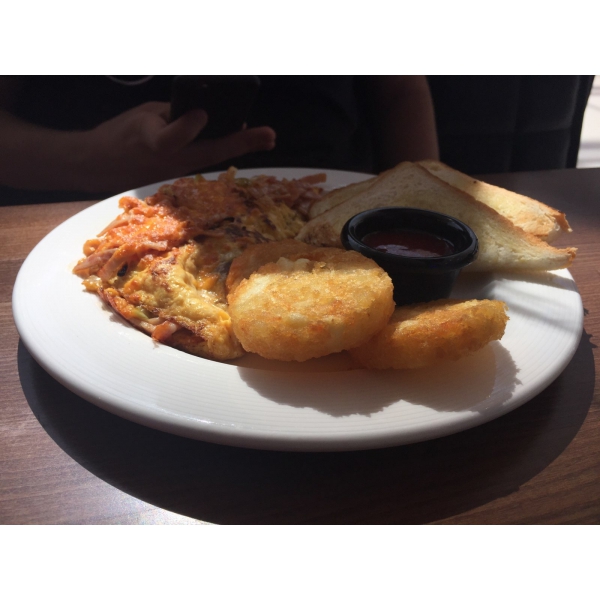 Ресторанный сервис бронирования столиков menu-rest.com - Интерьер ресторана "T.G.I. Friday`s"