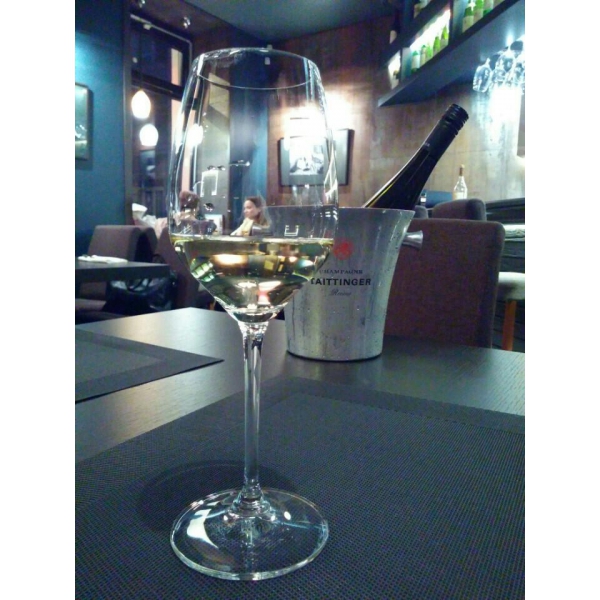 Ресторанный сервис бронирования столиков menu-rest.com - Интерьер ресторана "Winil Wine Bar"