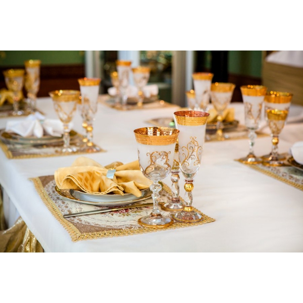 Ресторанный сервис бронирования столиков menu-rest.com - Интерьер ресторана "Любить по-русски"