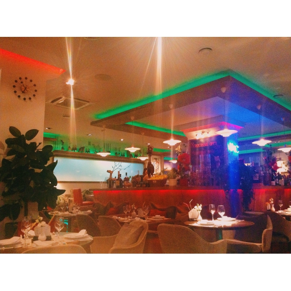 Ресторанный сервис бронирования столиков menu-rest.com - Интерьер ресторана "White cafe"