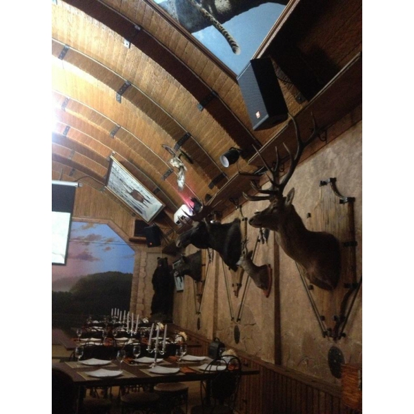 Ресторанный сервис бронирования столиков menu-rest.com - Интерьер ресторана "Охотники на привале"