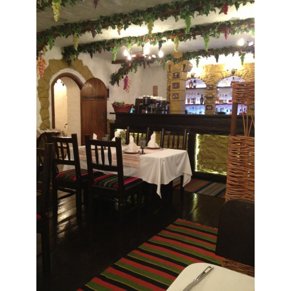 Ресторанный сервис бронирования столиков menu-rest.com - Интерьер ресторана "Молдова"