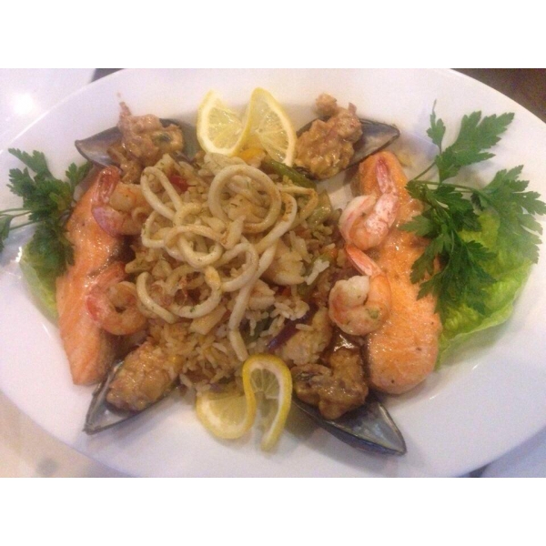 Ресторанный сервис бронирования столиков menu-rest.com - Интерьер ресторана "Истра"