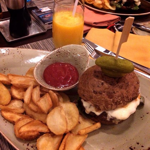 Ресторанный сервис бронирования столиков menu-rest.com - Интерьер ресторана "Acapella Restaurant & Lounge"