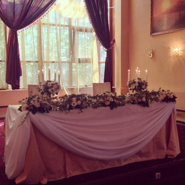 Ресторанный сервис бронирования столиков menu-rest.com - Интерьер ресторана "Солнце Востока"