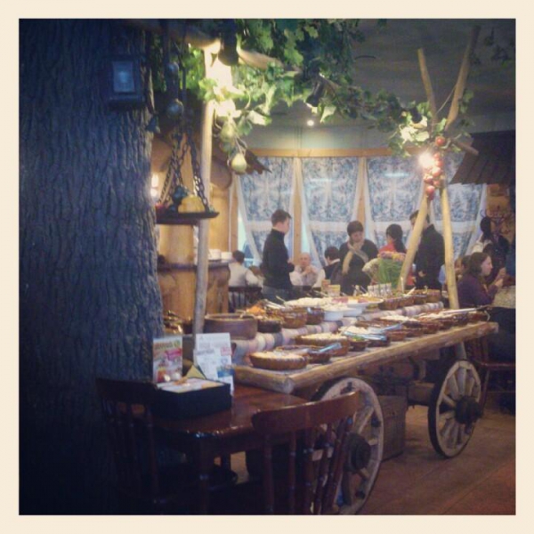 Ресторанный сервис бронирования столиков menu-rest.com - Интерьер ресторана "Ёлки-Палки"