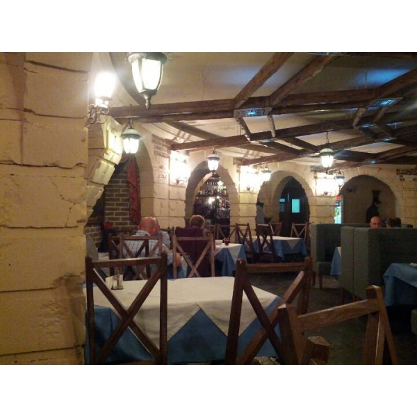 Ресторанный сервис бронирования столиков menu-rest.com - Интерьер ресторана "Castle Grill Bar"