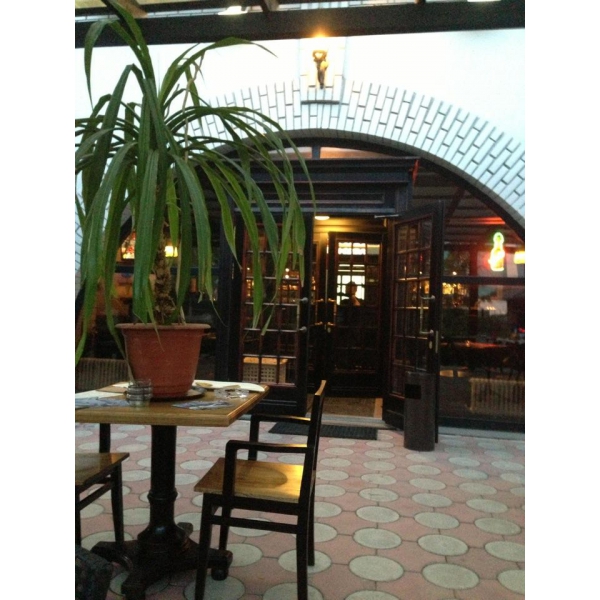 Ресторанный сервис бронирования столиков menu-rest.com - Интерьер ресторана "Парк-кафе"