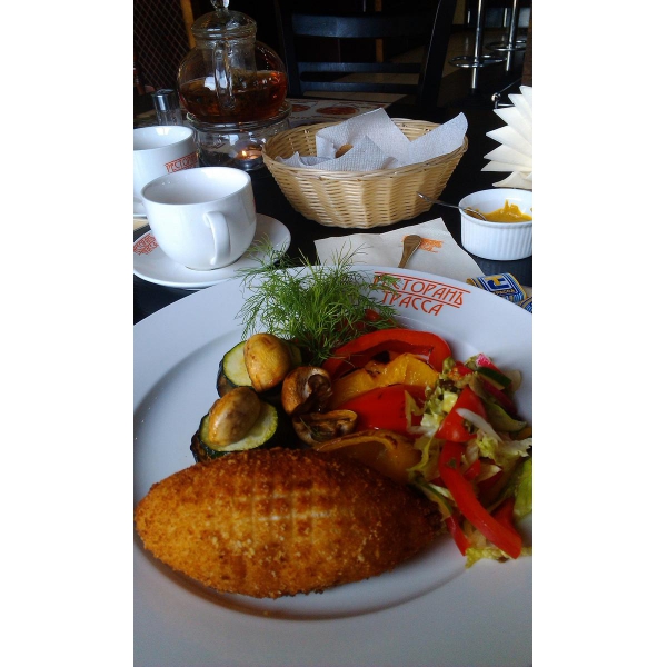 Ресторанный сервис бронирования столиков menu-rest.com - Интерьер ресторана "Трасса"