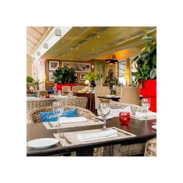 Ресторанный сервис бронирования столиков menu-rest.com - Интерьер ресторана "Vоdный"