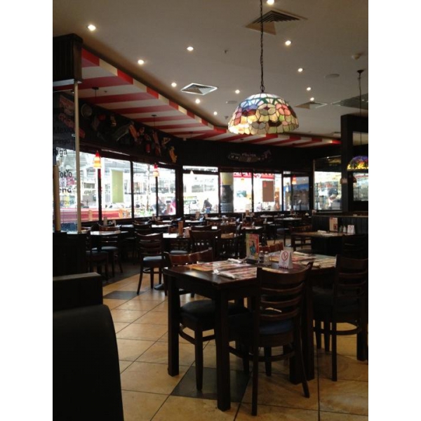 Ресторанный сервис бронирования столиков menu-rest.com - Интерьер ресторана "T.G.I. Friday`s"