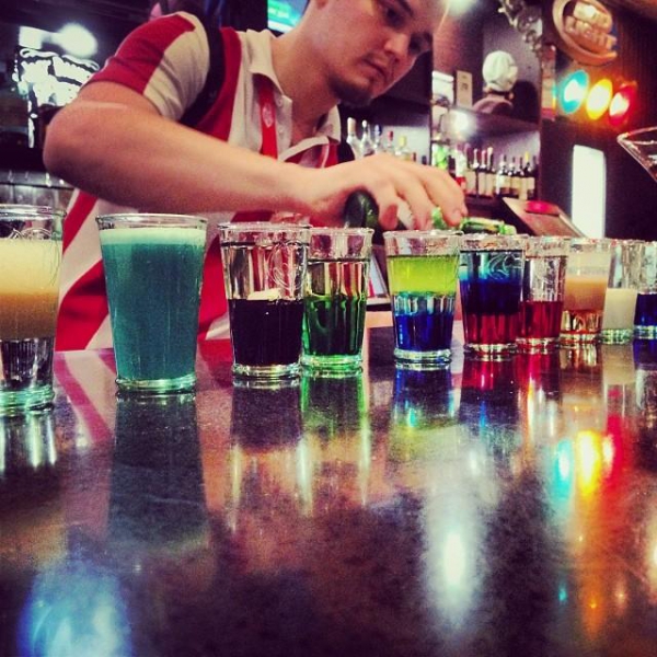 Ресторанный сервис бронирования столиков menu-rest.com - Интерьер ресторана "T.G.I. Friday`s"