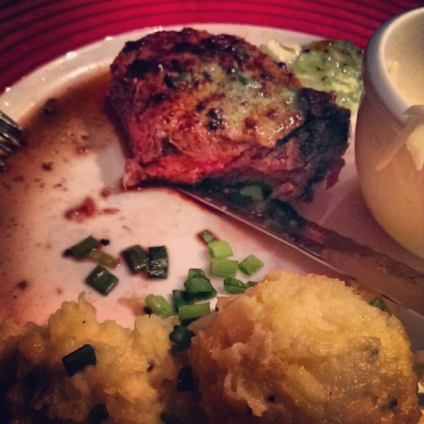 Ресторанный сервис бронирования столиков menu-rest.com - Интерьер ресторана "T.G.I. Friday`s"