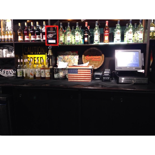 Ресторанный сервис бронирования столиков menu-rest.com - Интерьер ресторана "T.G.I. Friday`s"