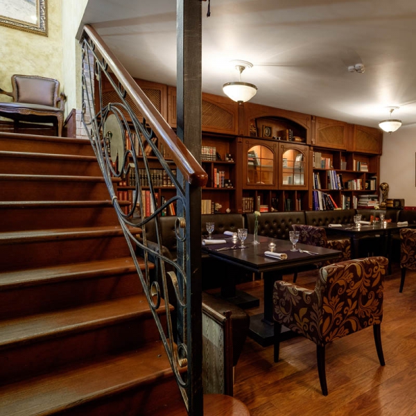 Ресторанный сервис бронирования столиков menu-rest.com - Интерьер ресторана "В темноте?!"